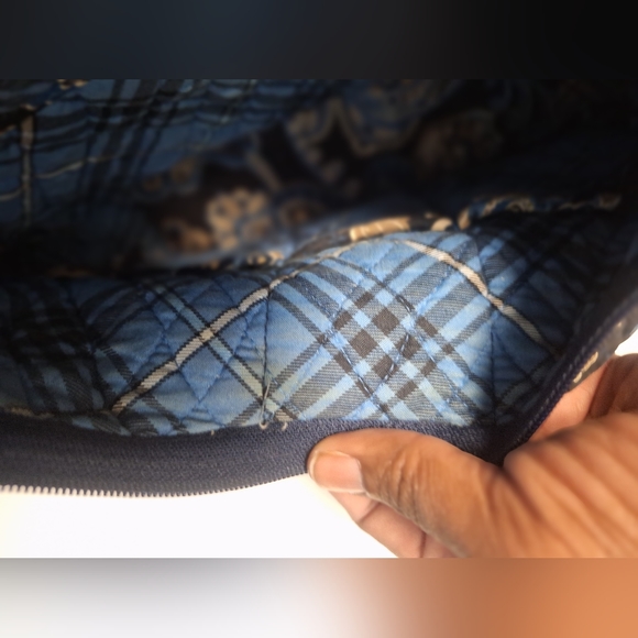 Vera Bradley purse- medium- Good used condition - Picture 4 of 8